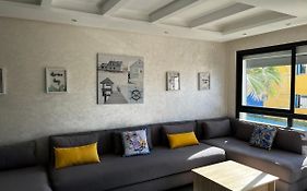 Appartement front de mer avec piscine à Dar Bouazza